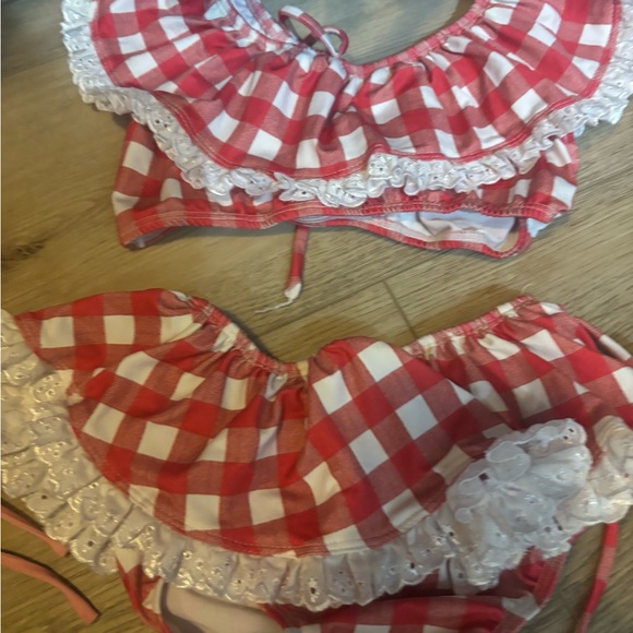 Well dressed wolf wilding girls 6/7 bikini lot - Picture 6 of 6